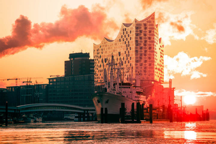 Elbphilharmonie im Sonnenaufgang | Architekturfotografie Kai-Uwe Klauß