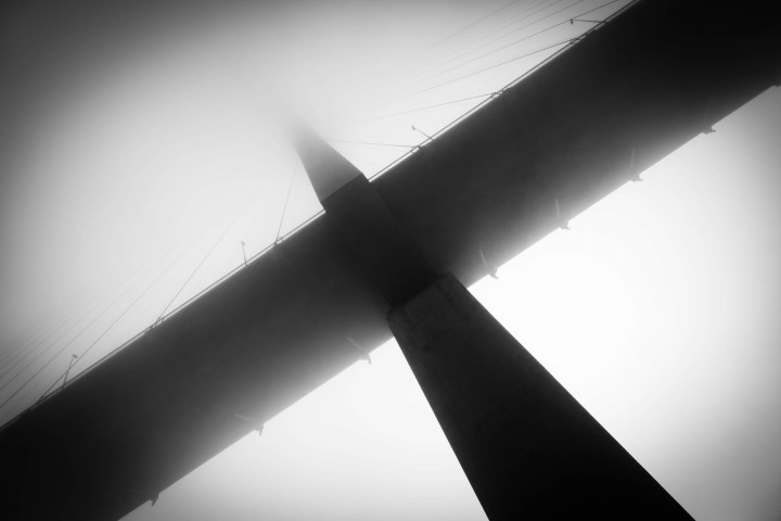 Köhlbrandbrücke Nebel | Architekturfotografie Kai-Uwe Klauß